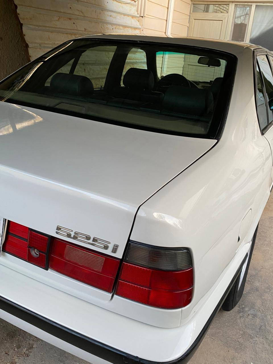 سلام عليكم موديل 1990 525i محرك مسكر عدل مصبوغه عام بدون ضربه تبريد ثلج سلايت مذب ربع ع سياره جاهزه من كلشي سعره85$ واسط النعمانيه ***********
