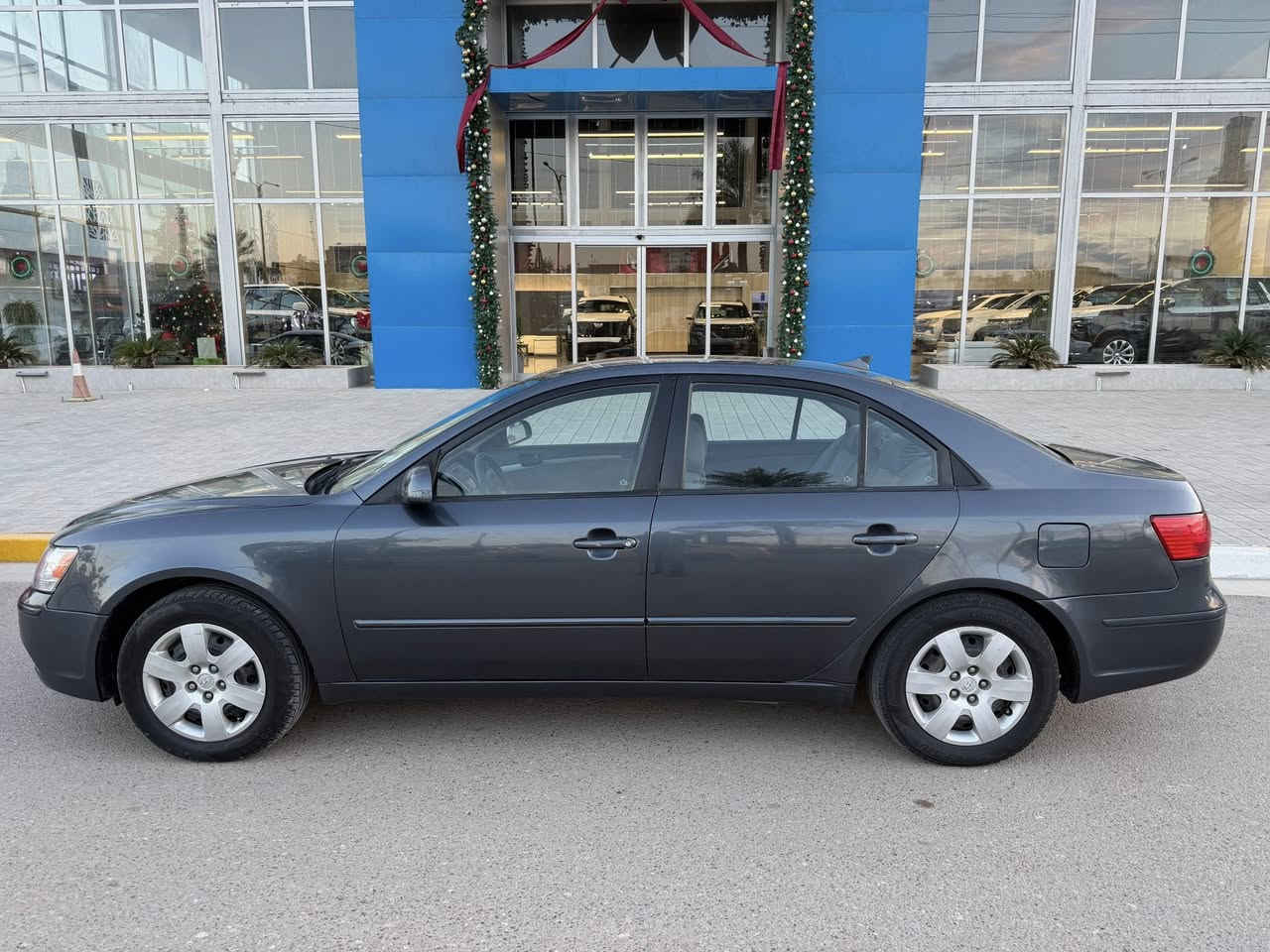 سوناتا وارد أمريكي 
موديل 2009 رقم أنبار الماني 
صبغ احزام بدون دواخل 
محرك وكير شرط الفحص 
صدر امامي جديد إني قبل يومين اشتغلته
تخم تاير جديد 
مكان السيارة الفلوجه 
***********
***********
