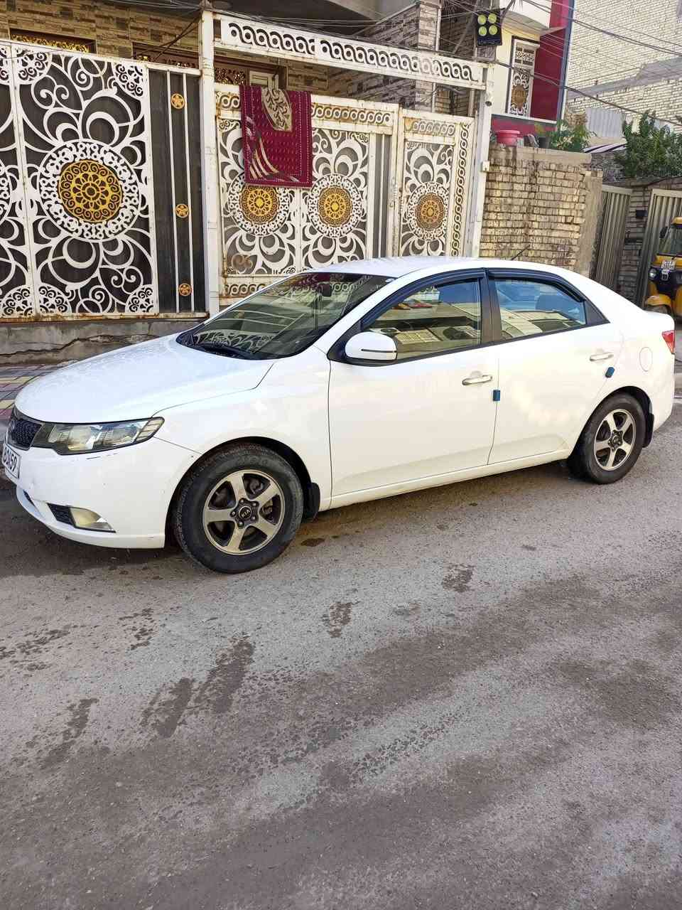 سيراتو 2013 خليجي محرك 1600 دوش بغداد انكليزي مكفوله ماشيه 156 السعر 113 رقم الهاتف ***********
