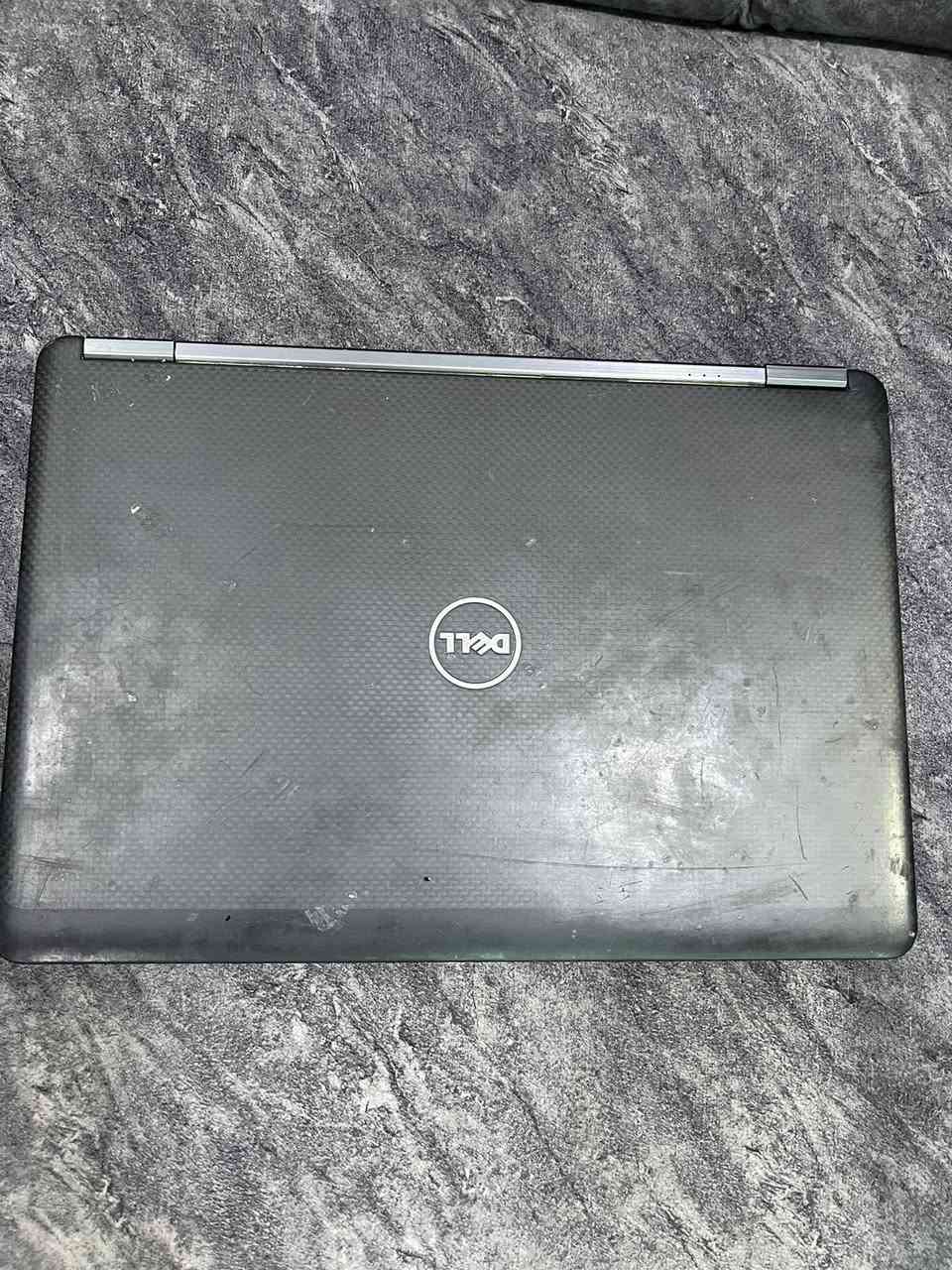 السلام عليكم Dell Latitude E7440
معالج: Intel Core i5 أو i7 (جيل رابع)

 • رام: 8GB 

 • هارد: SSD أو HDD 

 • شاشة: 14 إنج

 • وزن خفيف ومتين (سلسلة Latitude للأعمال

العنوان الكوت رقم الهاتف 

***********

ملاحضه نقص بطاريه بطاريته تالفهة جهاز لمس كلش مرتب شاحنته ويا سعر 120 قفل حاسب حساب سعر البطاريه🤍
