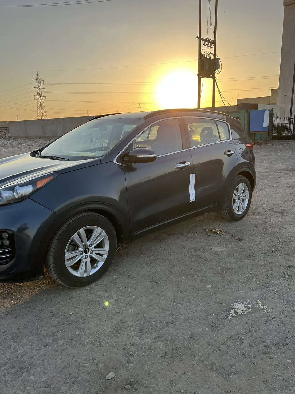 سبورتج 2018LX
اللون نيلي بس ما مبين بالصوره 
وراد أمريكي حادث جدآ بصيط چاملغ فقط

عدا الچاملغ السياره كفاله ماشيه 75الف 

محرك 2400gdi 

مكان السياره بغداد 

رقم السياره بغداد 

السعر 155وبيه مجال جدا بصيط

‏للاستفسار ***********
