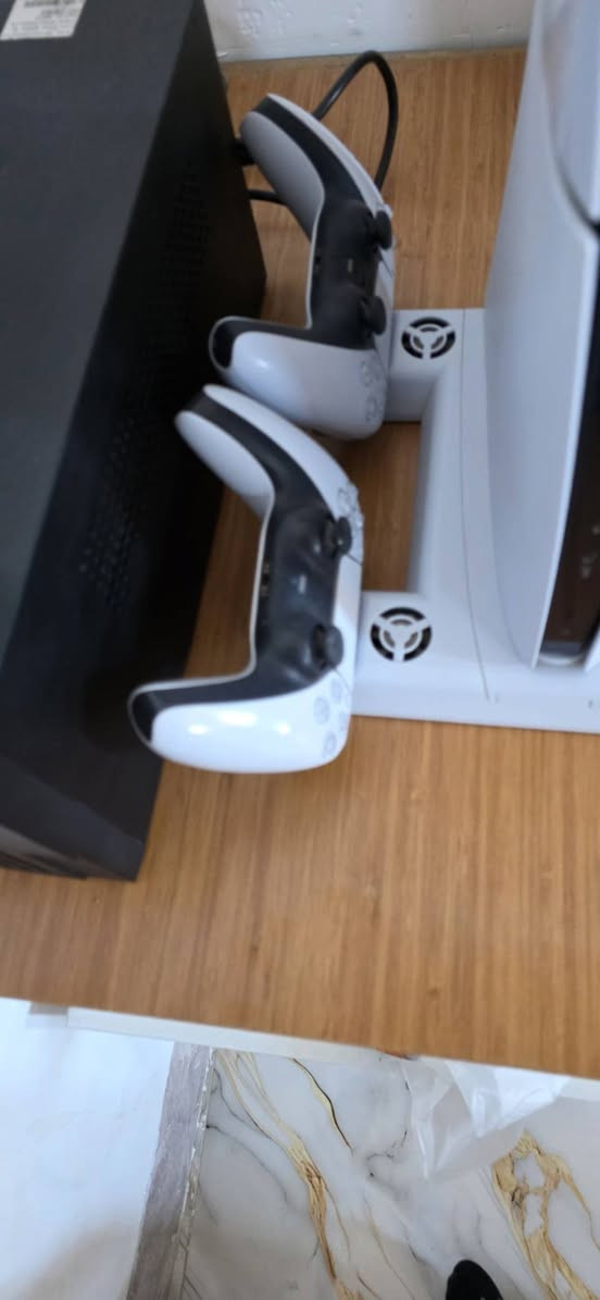 بلي 5 سلم 
2 يدات 
يوبي اس 
قاعده شحن
كيبورد 
سماعه 
ماوس 
اقراص 6 
حسابات 2


**إذا كنت صاحب هذا الإعلان وتريد حذفه لأي سبب، رجاءا أرسل رسالة إلى الدعم الفني**