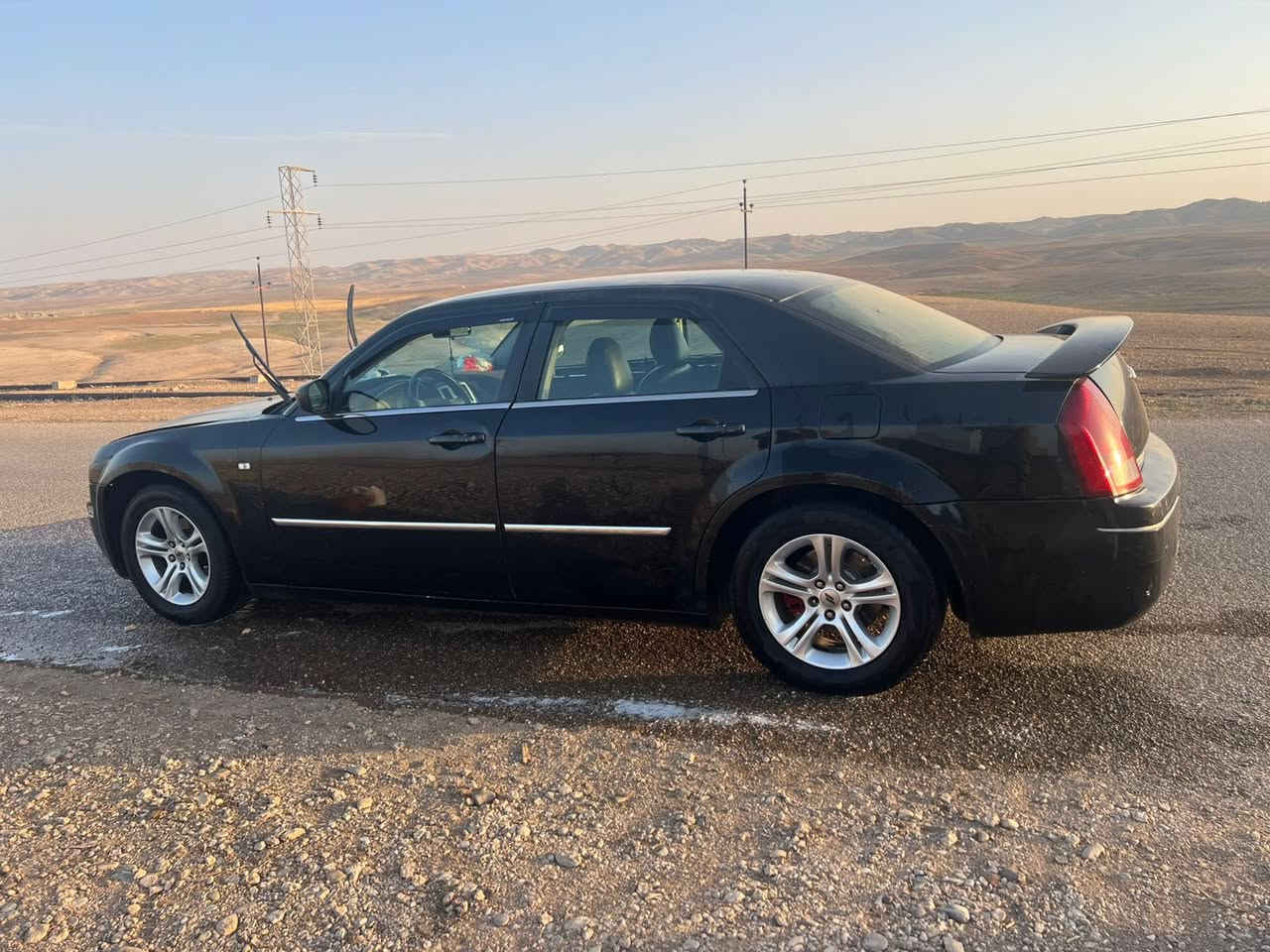 السلام عليكم  سيارة اوبامه موديل 2007 الحادث ( جاملغ يمنه امامي )بدون لا صبغ ولا خياس ولا جراد سنوية جديده  بسمي  رقم السياره الجديد  السيارة  مال بيت  اليحب يتواصل عله هاذه الرقم (***********)
