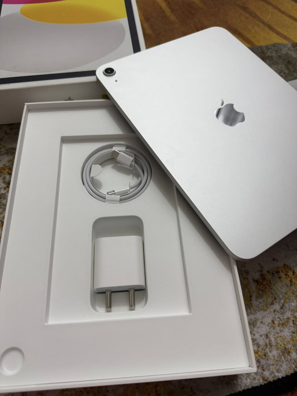 السلام عليكم للبيع ايباد 11 A16 ذاكره 128 عدد دورات الشحن 30 استخدام قليل مكفول حته من الخدش مكاني بصره تنومه  السعر 500 الشراي يتصل وبلخدمه ***********
