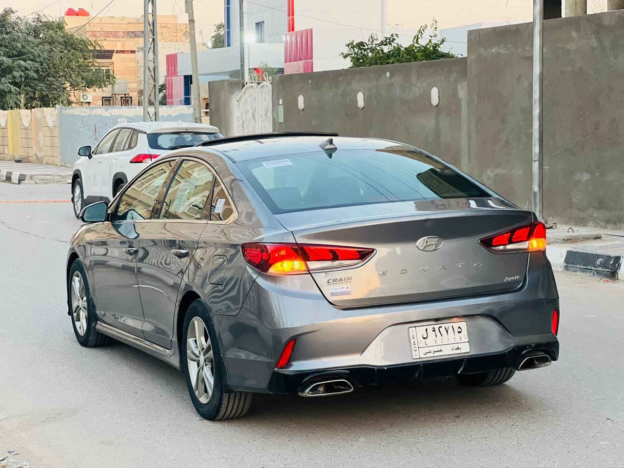 السلام عليكم ورحمة الله وبركاته.                            هوندآي سوناتا 2019 معوقين باقي شي بسيط وتخلص اتعهدالك بل تحويل ول وكاله 
وارد امريكي حادث فقط بنيد باقي كفاله عام صبغ تبديل بارد سياره جديده استخدام شخصي  سياره احله من صوره سبيره مانزل بوضع شركه بعده  ماشيه  90 الف الف مكينه 2400  مامفتوح شرط الفحص فول موصفات 1/1 اعل فئه السعر 133 وبيه مجال الشراي 
مكاني ناصريه مركز                                                   اللاًستفسار اتصل.   ***********
