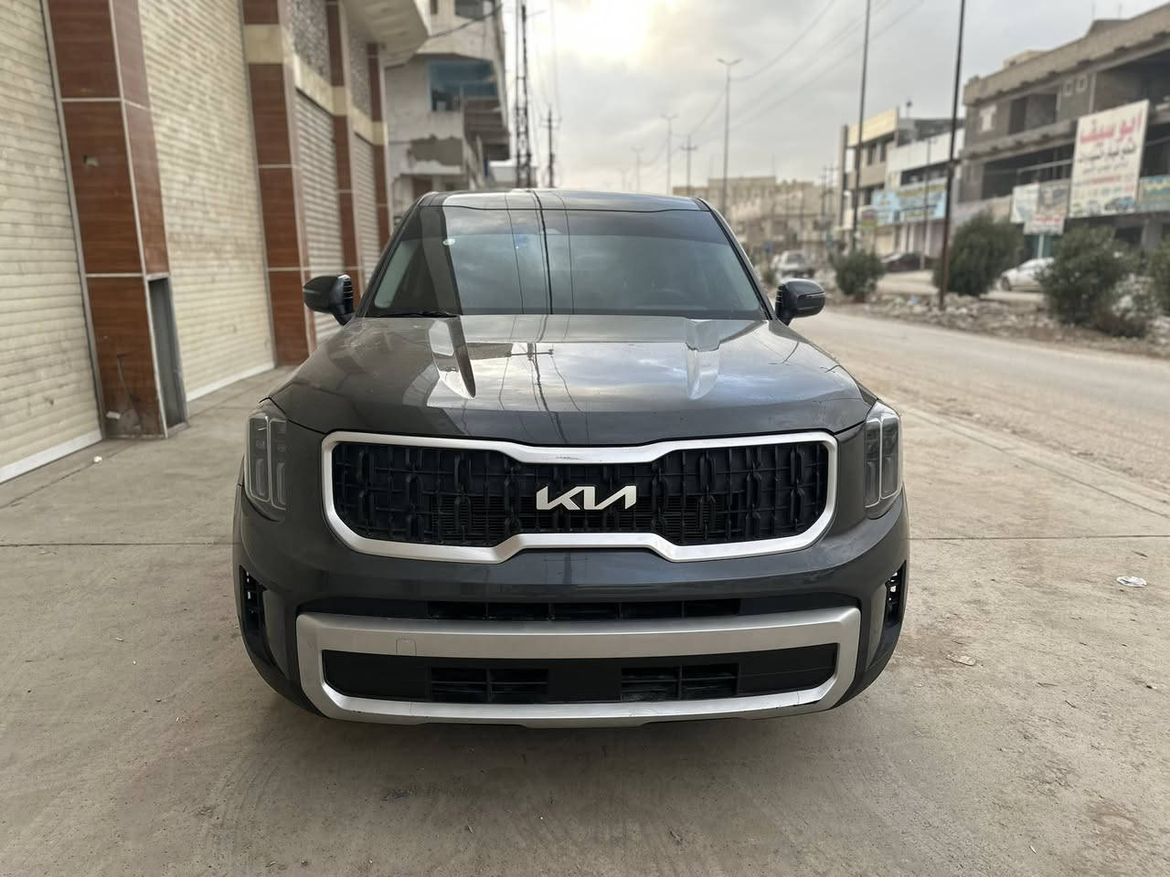 للبيع 💯💯

KIA TELLURIDE 2024 LX 4x4 🔥🔥

كيا تيلورايد 2024 LX فور ويل 🔥

وارد امريكي 🇺🇸

محرك : 6 سلندر 3800 يولد قوة 295 حصان 🐎 وعزم دوران 355 نيوتن 🔥🔥✅ + كير 8 سرعات ✅

الضرر ✖️ : بدون اضرار تقريره.  مياه امطار  💧✅ 

السيارة ماشية 3000 ميل فقط قابل للزيادة 🔥✅

مواصفات ✅ : ( شاشة - كامرة خلفية - تحديد مسار - مثبت 

سرعة - اوتو هولد - وضعيات قيادة - قيادة خاصة 

للمنحدرات - رادار امامي - رادارات جانبيه - اشارة بالمري - 

حساسات خلفية - توقف ذاتي - انظمة تحذير - مقاعد 

الخلفية تحكم كهربائي - لايتات زينون LED - ) 

وباقي المواصفات المعروفة بالفئة هاي
الاستفسار ***********

مكان سيارة : //حلة //

5XYP24GC1RG508565
