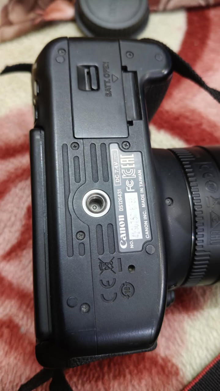 كانون d700
مواصفاتها 🚀

شاشة قلاب لمس + دقة الفيديو EOS + نقاط فوكس 9بؤري + فيديو HD + صور HD + تتبع الفوكس + سلاسة فائقه

🔚ملحقاتها🔜

1 - عدسه 18/55مانع اهتزاز ذاتي ✅

2 - زوم رياضي 75/300. ✅

2 - حقيبه. ✅

3 - شاحنه تدعم شحن سريع✅

4 - بطاريه تدوم طويلا✅

5 - واير شحن✅

  💣{السعر 450 وبيها مجال🔥توصيل مجاني }

متواجد فيس واتس اتصال ***********
