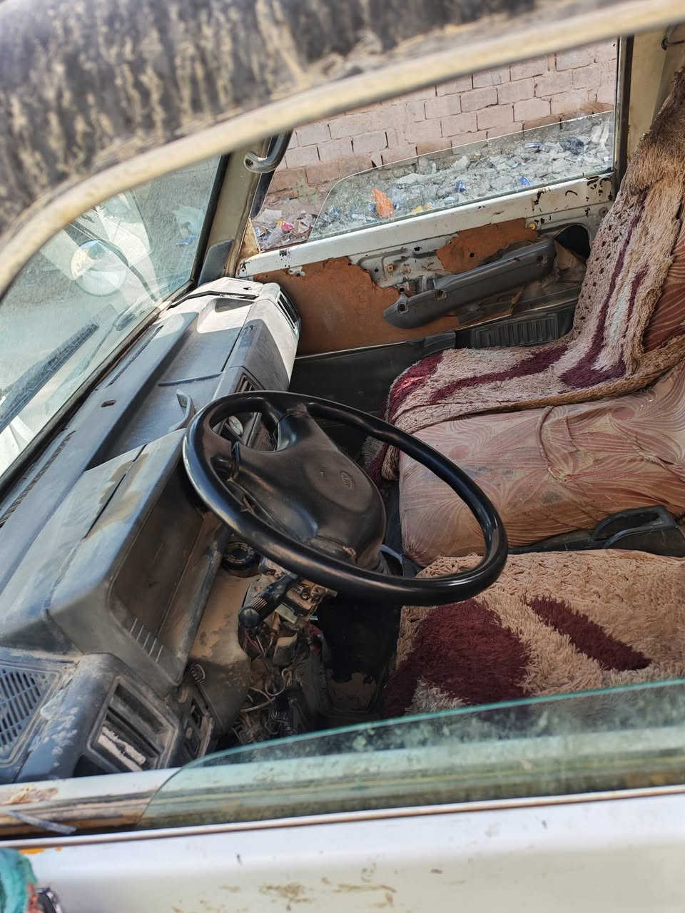 السلام عليكم كيا حمل بنكو موديل1997 للبيع طويله بيه شعار  رقم بغداد مشروع وطني مداور ثاني يوم  مكان السيارة بابل الطليعه السعر 38 وبيه مجال الاستفسار على الرقم *********** مكلف بالنشر
