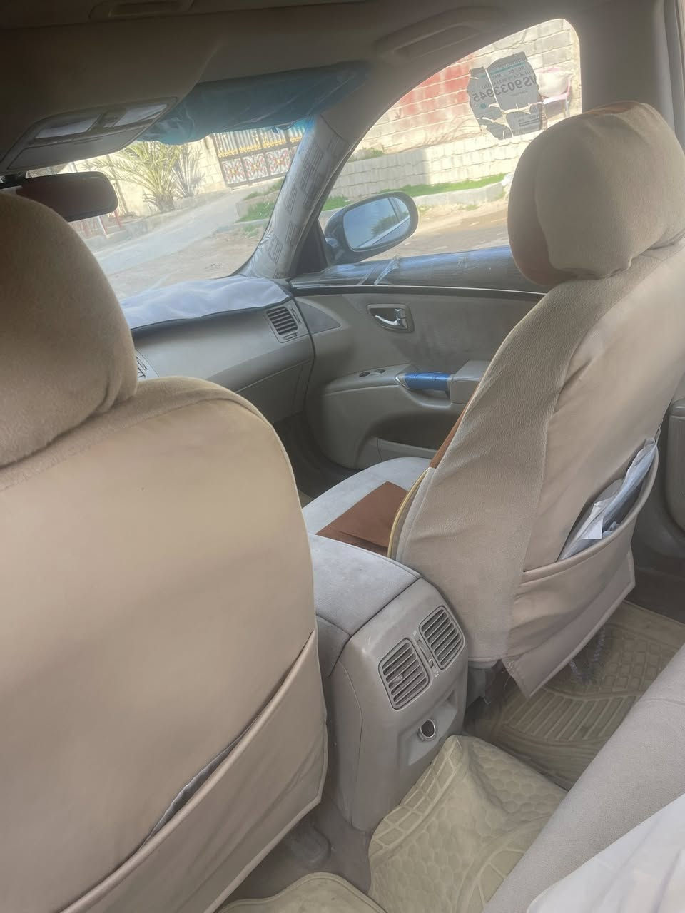 أزيرا 2010 خليجي كامل مواصفات فتحه أشاير بالمري بيه قطعتين وبارد قليل بالجنطه ابيعلك ٣ قطع محرك قبل شهر مال حاويه وكير قبل ١٠  أيام شاده بيه ملاحضات بسيطه تبريد ثلج تدفئه رقم اربيل دولي محرك ٦ سلندر (٢٧٠٠)  فول اقتصاديه ما تصرف مكان السياره الانبار فلوجه 
***********
***********
