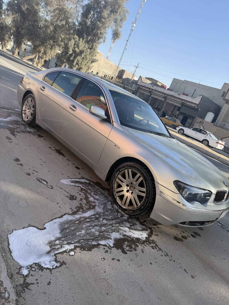 سلام عليكم باخره للبيع 2003 مصبوقه عام وبيها جراد 
محرك فقط لاستيك ولف كهربيات حداده ٧٠ امامي خلفي ١٠٠
رقم جديد بسمي السعر ٨٣ وبيها مجال البصرة زبير رقم لهاتف 
***********
