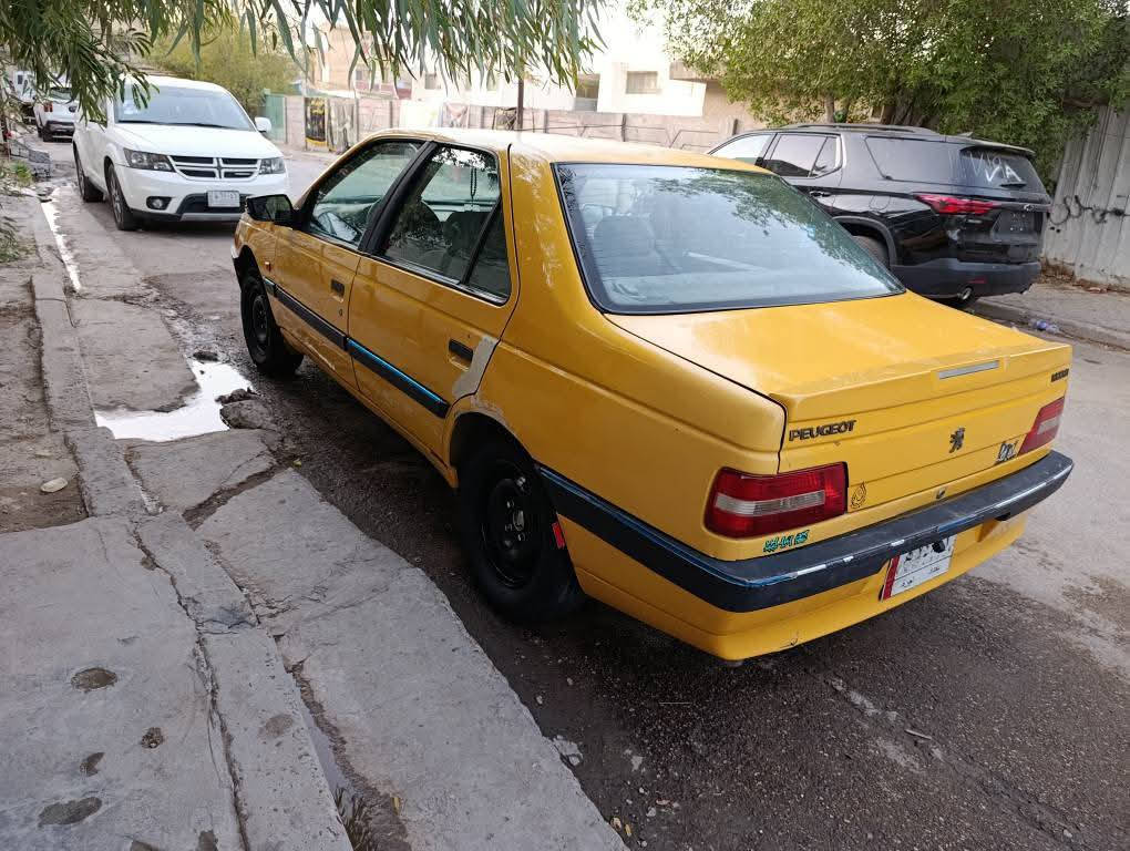 سلام عليكم 
🚕بيجو اكد2016دشبول عالي رقم بغداد🚕
مكينه وكير مكفولات 
مكينه ستوني مجفتها نافضها نفض شرط ناعمه وحلوه
 يعني مكينه وكير تنساهن 
كهربائيات كلها شغاله 
تبريد ثلج 🥶
شاشه اندرويد اصليه لمس خفيف وكامره خلفيه 
تخم تاير 
باور ستيرن باتري كلا جديد  
وبيهه تبديل جاملغ الامامي صفحت العبري مال شركه مو تجاري
وبيهه طخطخات معمرهن باقيات ع صبغ  

سياره مال جناي تاخذها متعبك كبل لشغل
وابيع شرط التحويل 
غرامات هيئه مصفره وشيطلع عليها حاضرين 
مكاني بغداد جميله وسعر 40
رقم الهاتف ***********
