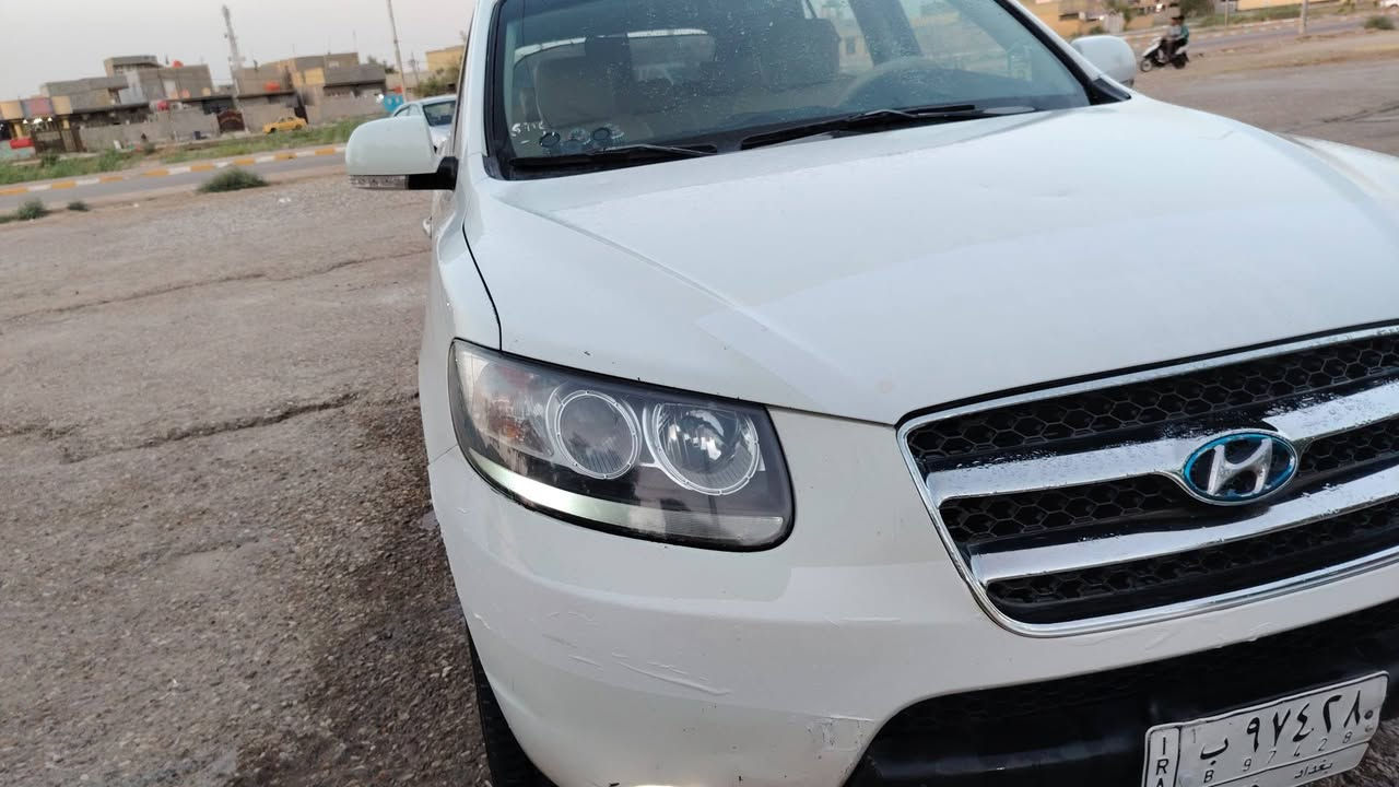سنتافي خليجي ٦سلندر.موديل٢٠٠٨ مكفولة كفالة عامه. فقط. باردات وموضحه بلسونار مع المنشور... كير محرك. مشروطات تخم. تاير تخم صدر سياره كلش كلش جديده. ٧راكب ٣قطع تبريد داخل بيجي وجوزي.. تحكم. استيرن بونراما.. 
كشنات جلد. السعر 130. مكاني كوت ***********
