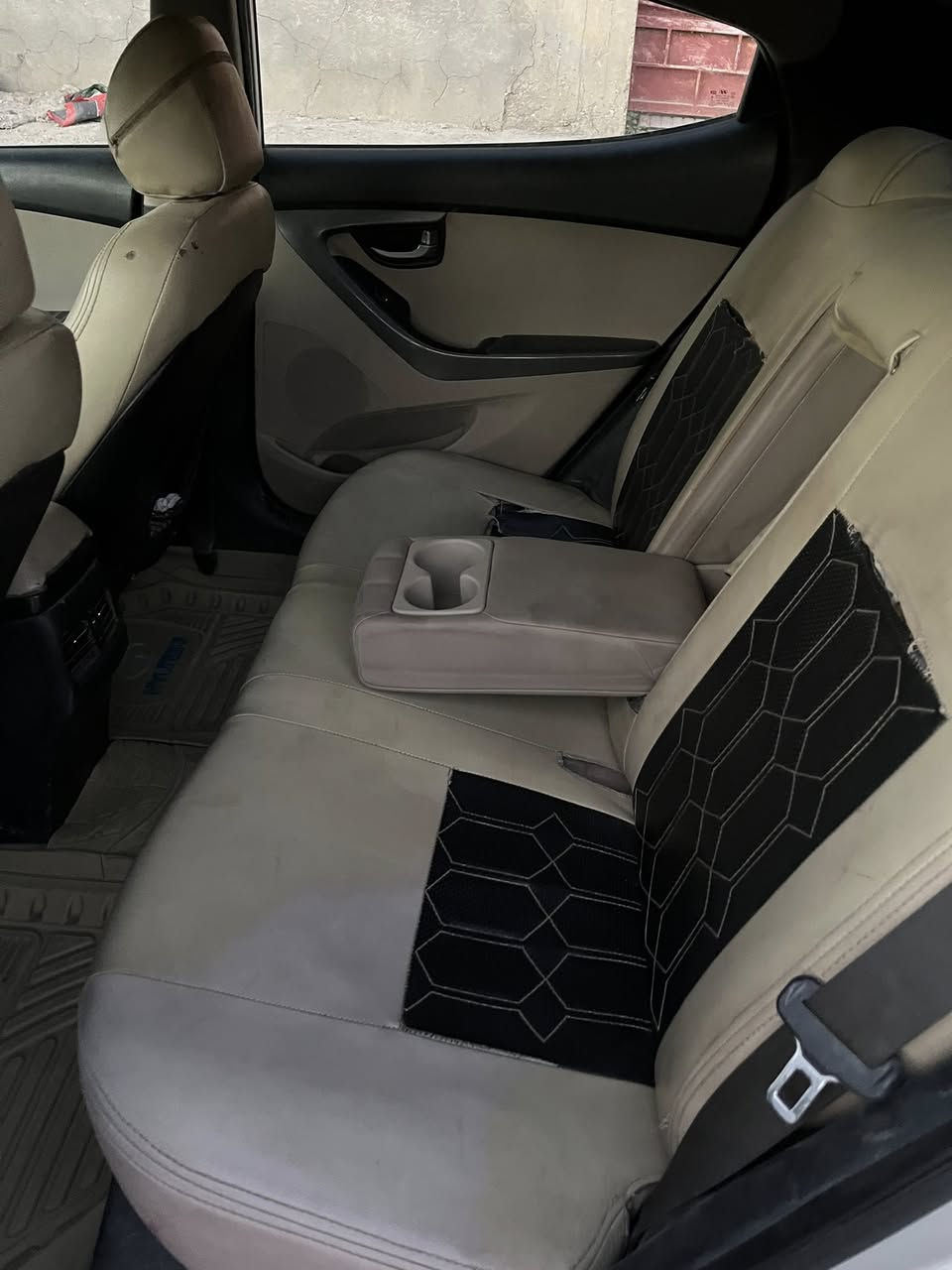 السلام عليكم
السلام عليكم 
النترا ٢٠١٥ خليجي للبيع 
مواصفات نص فول 
تحكمات ستيرن جهتين 
تدفئة تبريد منظومة تبريد كاملة من كلشي جديده توني شادها 
حداديه صار شهرين من مبدلها كامله حتى المشط عربانه خلفيه وصدر 
اشاير بالمري 
كير مكينه تبريد كفاله

بيها ٣ قطع رش تجميل فقط
السعر ١٠٣$ وبيها مجال 
مكاني الناصريه مركز
***********
