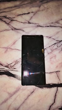 A200برو نضيف وجديد استعمال قليل بس يرادله شاشه وضهر قيم وخذ او مراوس و...