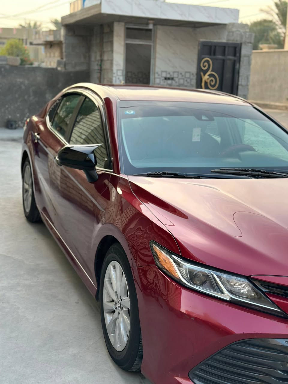 السلام عليكم للبيع كامري وراد امريكي موديل 2018 رقم بغداد الجديد بجم كبس بيه ثلاث قطع صبغ الصندوك الجاملغ الباب ملاونن
موصفات Leمحسن
رادا امامي 
توقف ذاتي 
بريك طوارء 
كشن كهربائي
كامره 
شاشه 
كير 8نمر
 تخم تاير 
كير محرك شرط على فحص
السعر 163 وبيها مجال بسيط 
***********
