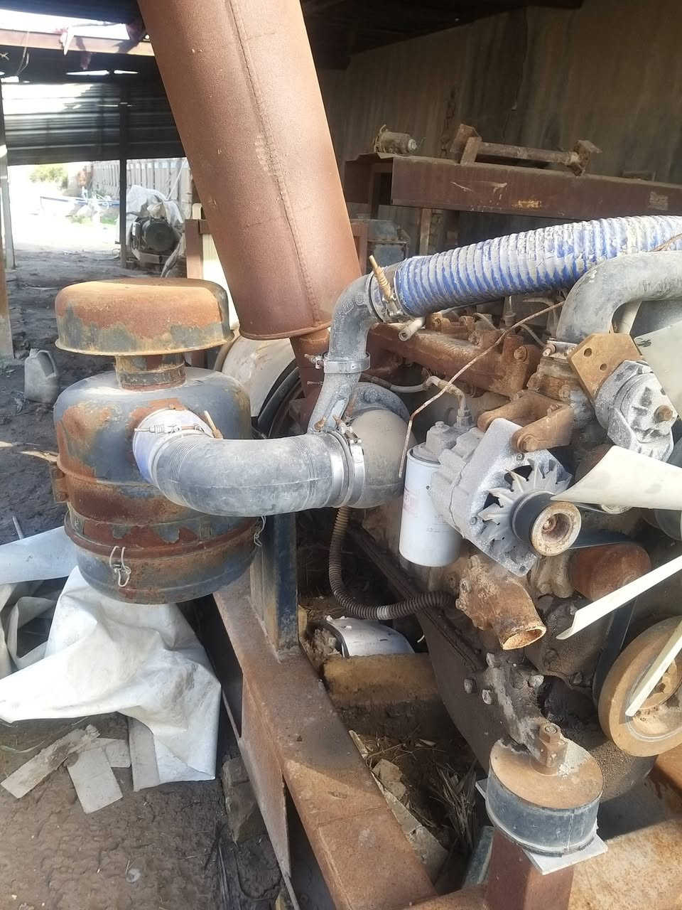 السلام عليكم
مولد كمنز لبيع 150 كيفي المحرك عاطل العنوان ذي قار الفجر 
ويوجد مولد كيه العدد 2 عاطلات 
***********
