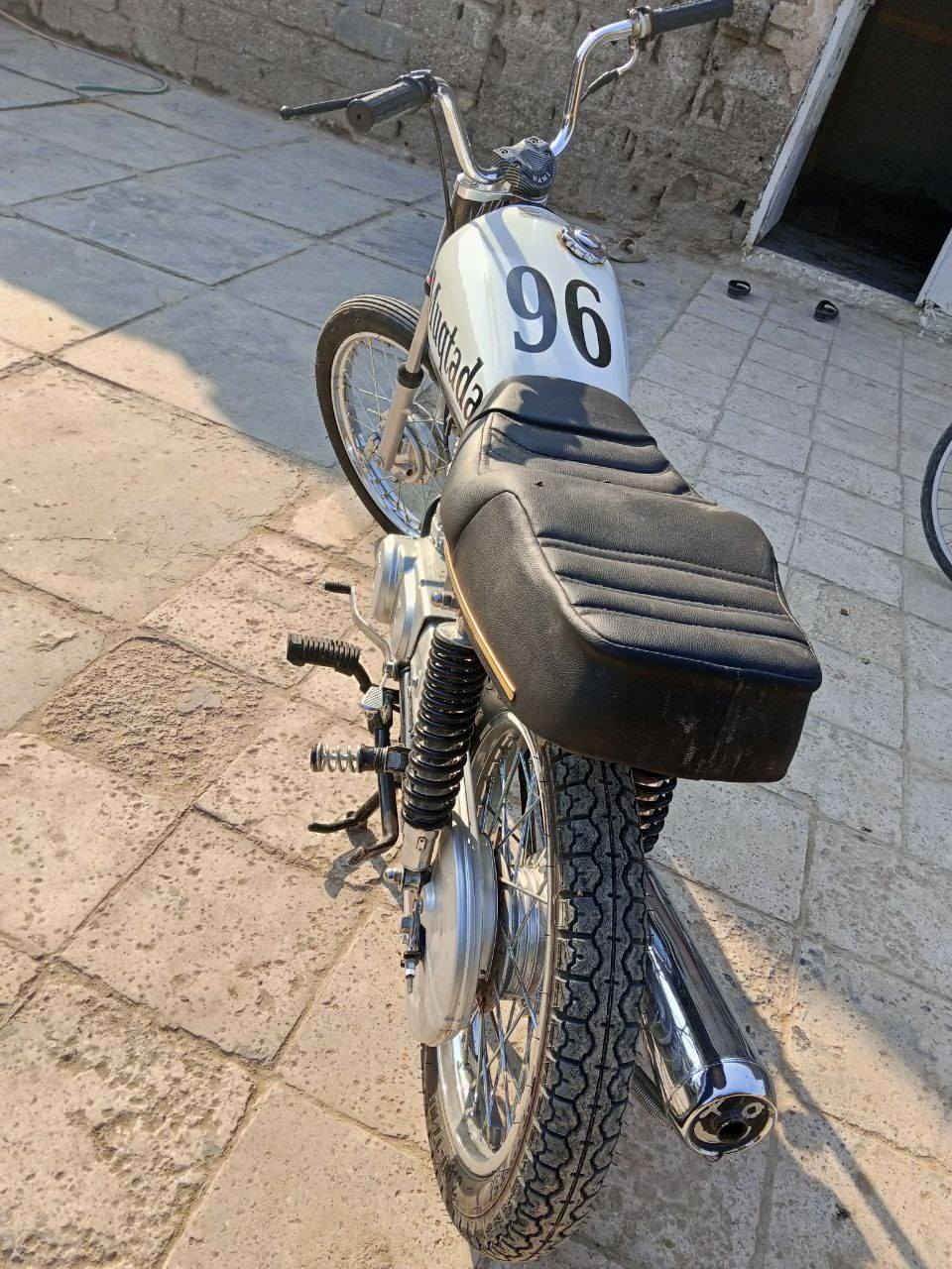 سلام عليكم دراجه للبيع إيراني نضافه كدامكم السعر 700 وبيه مجال الرقم ***********
