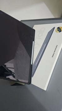 جهاز tab 10 ultra 512gb صار شهرين من اخذته من جبال مشحون يمكن ٤ مرات ب...