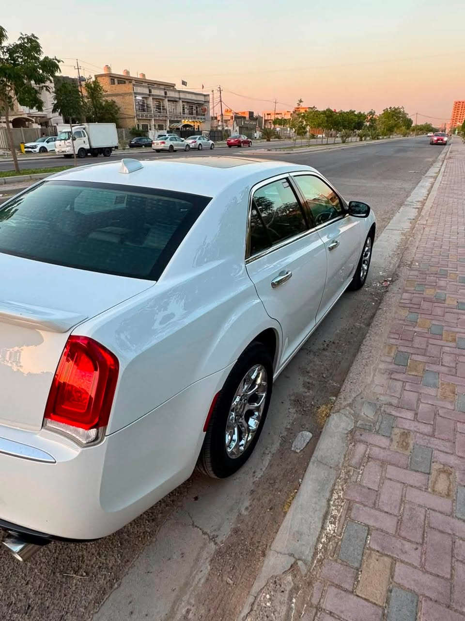 سلام عليكم
اوباما خليجي  C 2019 لون ابيض 
 سياره جديده استعمال شخصي
فول مواصفات 
بانوراما 
ويل كب كروم 
بچم S
كشنات حار بارد جلد كهرباء
ستيرن حار بارد
ميموري 
تخم تاير 
صدر امامي خلفي جديد 
مكينه وكير بحاله ممتازه مكفوله
كير ماوس
هزه وسنويه جديده 2031
رقم شمالي سليمانية
سياره بسمي تحويل مباشر 
مكاني بغداد السعر 265 
***********

