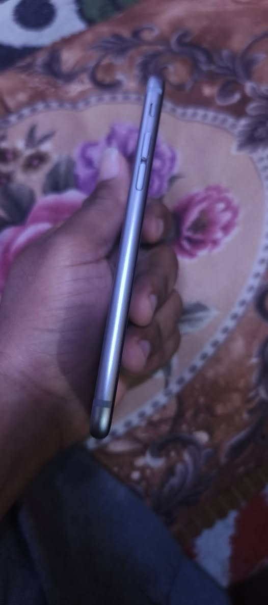 السلام عليكم..... ايفون 6sذاكره 16.مكفول من كلشي ماداخل صيانه ابد
قيـــــــــــــم واخذ بما يرضي الله. متواجد واتساب وفيس. 
***********
