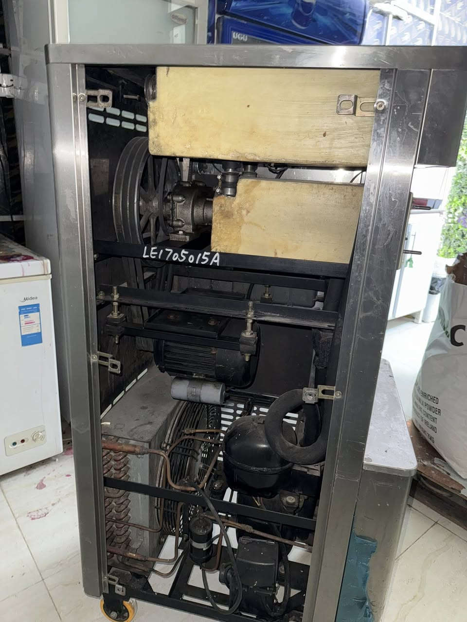 يا الله ماكنه سوفت للبيع بلاديه كومبريسر سلندر غاز كله بلادي تجميد فوول مال شركة الشمس سعره 2 مليون ونص بيها مجال قليل وابيعلك عالظمان
***********بغداد بلديات
