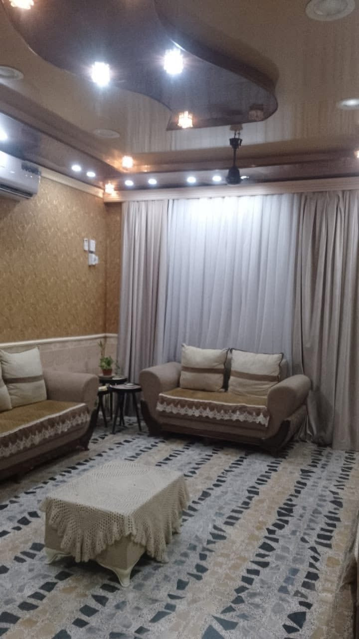 للبيع – دار طابو صرف  🏡

📐 المساحة: 200 م²
📍 الموقع: الفتاحية  
قرب   محلات رؤوف  –

🔹 المواصفات:
 • استقبال
 • مطبخ
 • غرفتين نوم
 • حمام داخلي
 • طارمة •
 • صحيات

🏦السعر 125 

📞 للاستفسار: ***********
