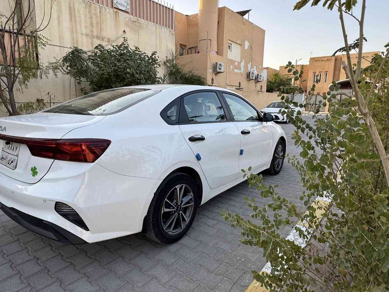 السلام عليكم للبيع سيراتو ٢٠٢٢ رقم اربيل سنويه لل٢٦ شهر ٨
مواصفاتها فول فتحة ومحرك ١٦٠٠ مري شفط تبريد خلفي حساسات خلفية كاميرا شاشة اندرويد ٥ ويل كب 
وب اسم شركة 
مكفولة عدا بارد بسيط موضح بالسونار

السعر ١٦٨ وبيها مجال ومكان السيارة بالنجف
***********
