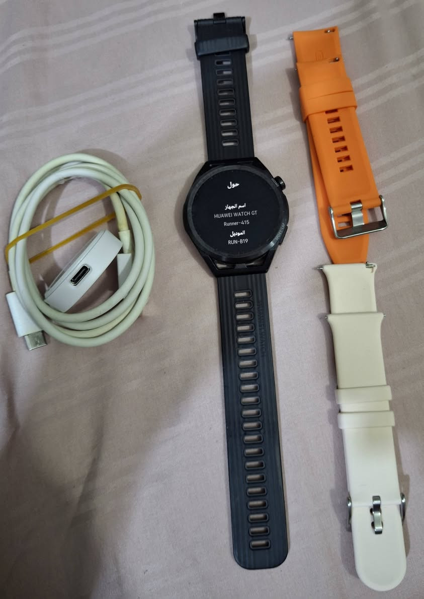 ‏ ساعة Huawei Watch GT Runner
‏التصميم: خفيفة جداً (38.5 جرام) ومصممة خصيصاً للعدائين لتقليل مقاومة الهواء والوزن.
‏الشاشة: دائرية من نوع AMOLED مقاس 1.43 بوصة بوضوح عالٍ.
‏نظام التتبع: تقنية TruSeen 5.0+ لدقة عالية في قياس نبضات القلب وتتبع الـ GPS (دعم خمسة أنظمة أقمار صناعية مزدوجة التردد).
‏البطارية: تدوم حتى 14 يوماً في الاستخدام العادي، وحوالي 7 أيام مع الاستخدام المكثف.
‏الميزات الرياضية: خاصية "مدرب الجري الذكي" (AI Running Coach) وتحليل قدرة الجري ومعدل ضربات القلب بدقة احترافية.
‏التوافق: تعمل مع أندرويد وiOS.
‏إضافات: مقاومة للماء (5ATM)، استقبال المكالمات عبر البلوتوث، انصال وواتساب  وتخزين الموسيقى.ونظام خرائط
‏استخدام قليل 
‏وياهه 2 سير اضافي اصلي من هواوي 
‏وياه شاحن وكيبل 
‏سعرهه 140 
فقط بيع بدون مراوس 
‏مكاني بغداد رقمي ***********
‏
‏
‏
