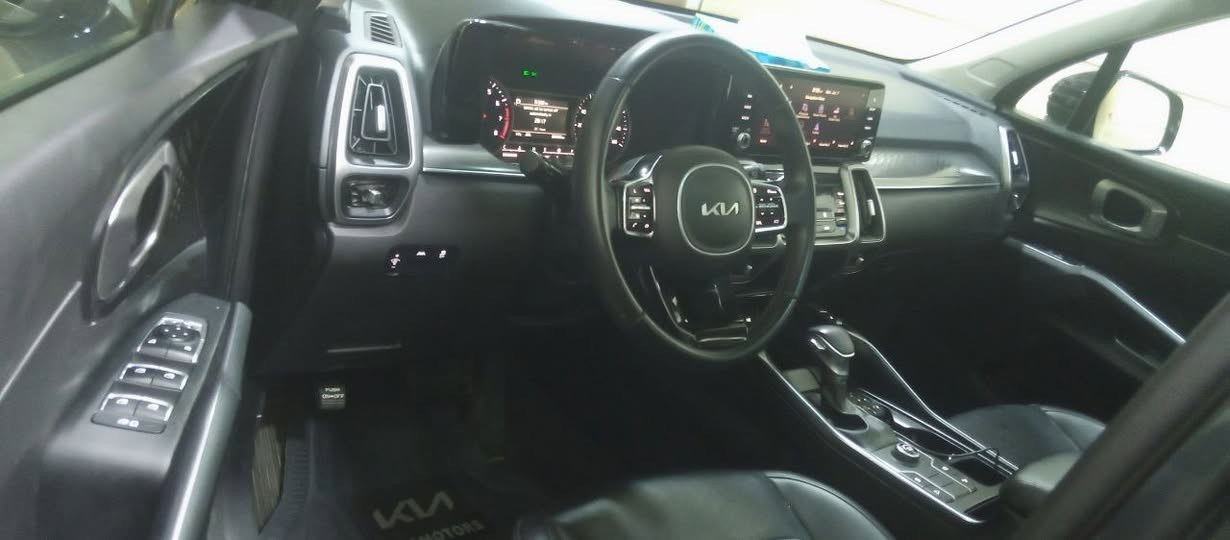 كيا سورنتو 2023 وارد امريكا رقم بغداد حادث بسيط بدون ايرباك لون مميز فول مواصفات وباسمي 

تحكم استيرن فول 

بصمة تشغيل وابواب 

تشغيل عن بعد 

بانوراما 

رادار  امامي وخلفي 

قيادة ذاتية 

داخل جلد اسود 

7 راكب 

محرك 2500 

لايت 4 عدسات

شاشة متصلة 

كامرة  دوارة 

نفكيشن 

شحن واير ليس 

بك لايت لد 

حساس خلفي 

اربعة انضمة قيادة 

تدفئة بالكشنات والاستيرن 

باقي المواصفات معروفة 

السيارة جديدة جدا وحادثها بامريكا قبغ جنطة  وشوية بارد بالجاملغ 

للبيع بسعر 22500$ 

الاتصال على هاتف ***********

العنوان /بغداد
