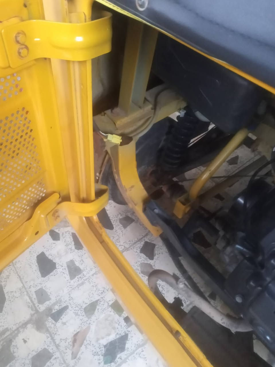 السلام عليكم تكتك تي في اس موديل ١٨ شهر ١١ بالاوراق مكتوب موديل ١٩ اورقها شركة الرتاج اورقها كاملة واصولية بسمي كبل تحويل بسم المشتري مكينة مكفولة من تنقيص تبخير بيها ضربة بالصفحة من جهة اليمنى مثل ماموضح بلصور الباقي بلادي السعر ٢٨٠٠ مليونين وثمنمية وبيها مجال المكان بغداد الحسينية مال الراشدية ملاحظة مامتواجد على الفيس الشري يتصل ***********
