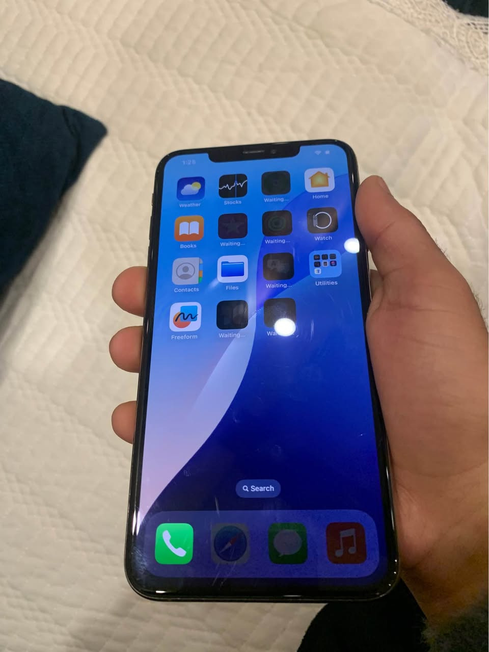 Battery %88 گۆڕاوە 
256GB 
2sim card 
موبایلەکە زۆر بێ کێشەیە بەس پاتری گۆڕایە فەیس ایدی یش ناکات لە هەولێرم گەیاندنم نییە 
واتس اپ ***********
119$ مەحمەلە
Admin❤️ أربيل, العراق
