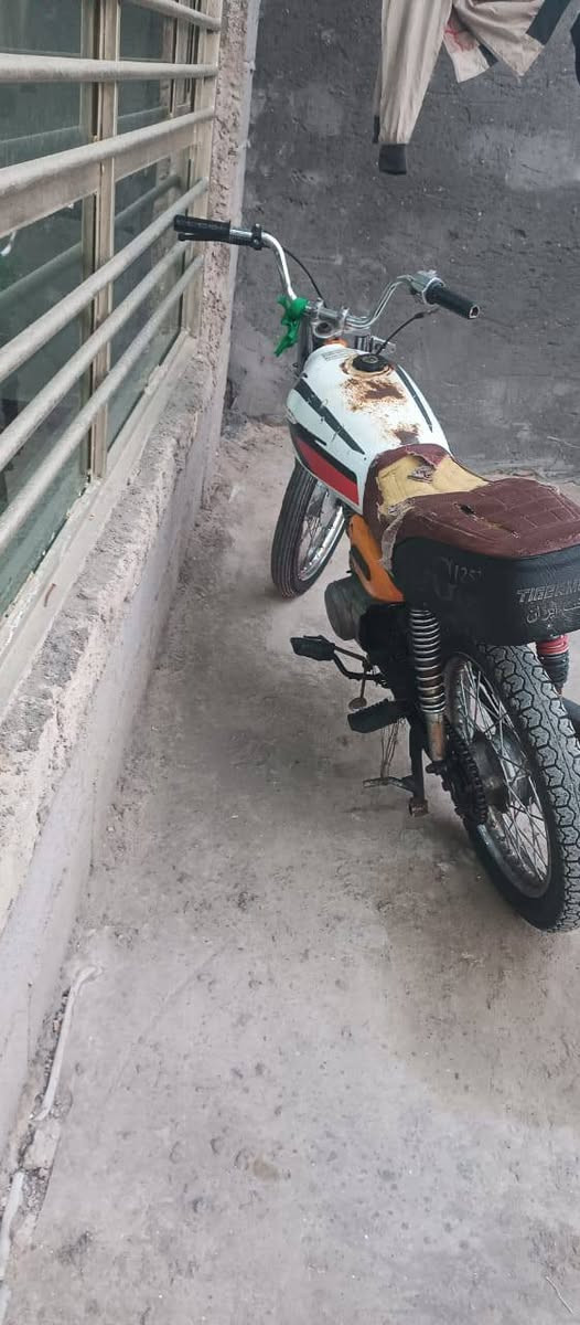 السلام عليكم دراجه كلك كلك دراجه كلشي ماعوزهاا اضرب هندر وطلع السعر 130 وبيهاا مجال حگ الجيه استفسار رقم صاحب الدراجه ‏‪***********‬‏ المكان واسط الدبوني
