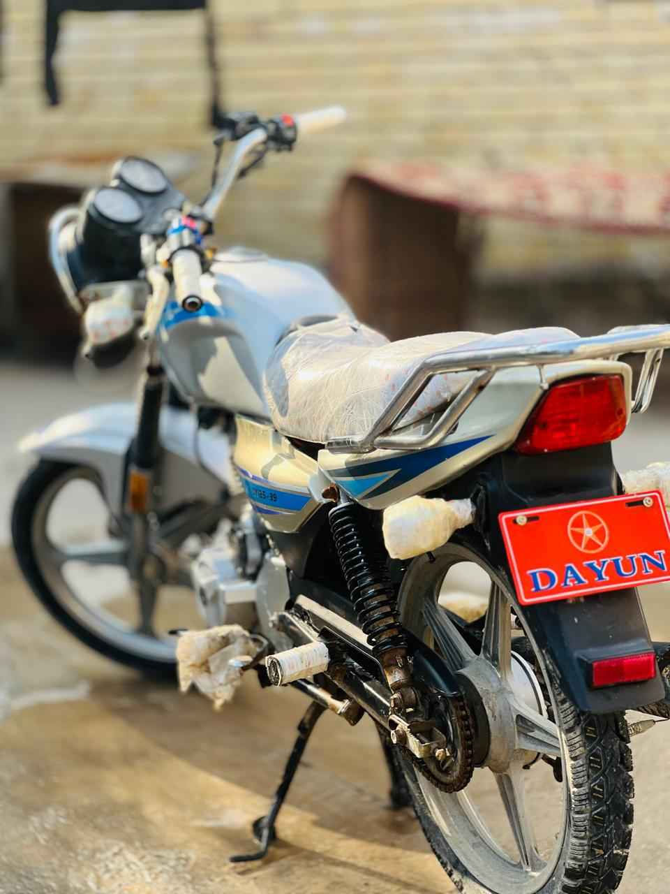 للبيع دراجه دايوان نضيفه موديل 2022 رقم بسمي يعني سنويه السعر بيه مجال كربلا الحر الصغير رقم الموبايل *********** كربلاء, العراق
