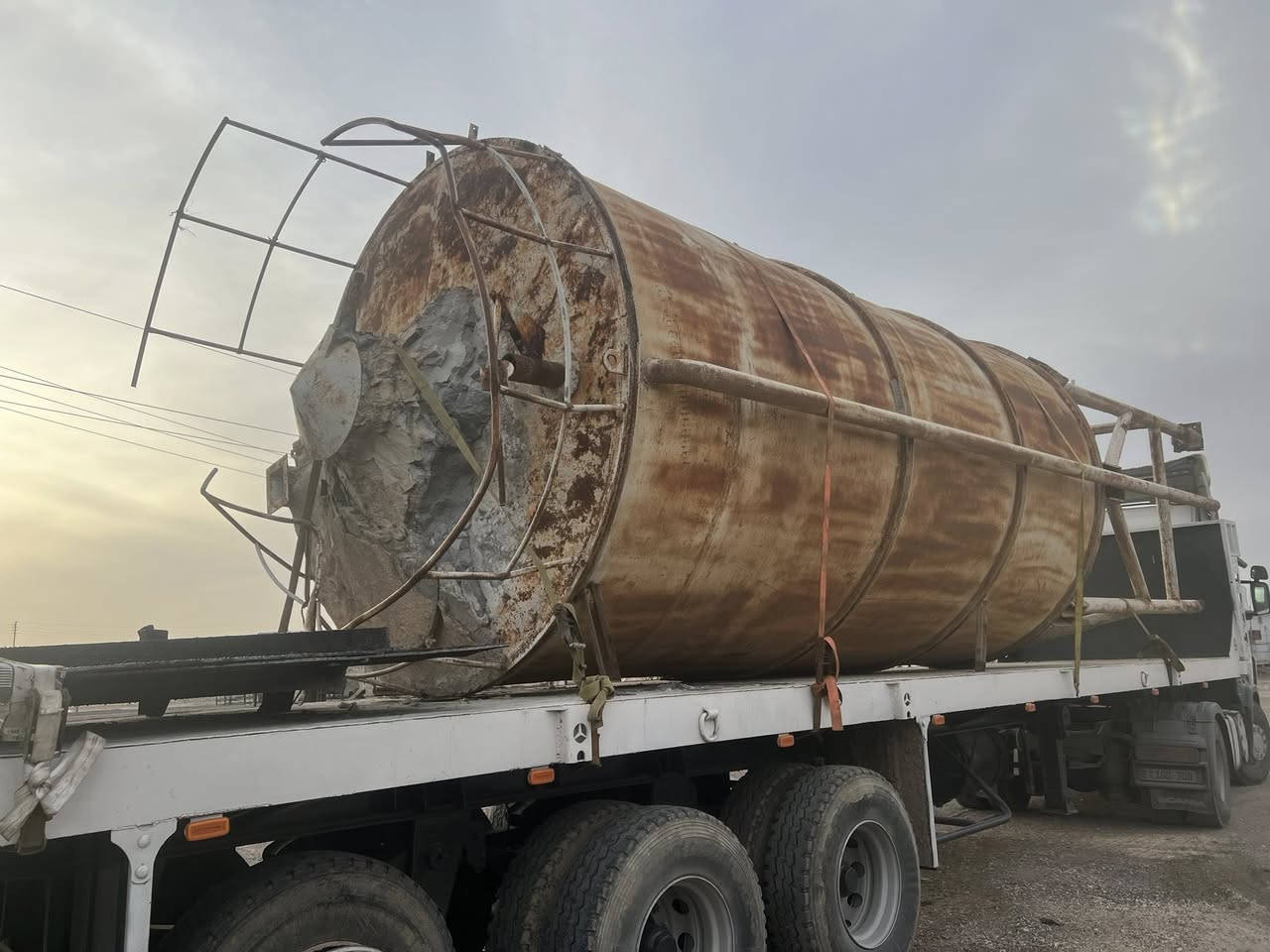 يالله سايلو 60 طن ثقيل للبيع السعر وللاستفسار اتصل ع 

‭٠٧٧٤ ٣٥٢ ٩٠٦٨‬
العنوان بابل الحصوه طريق حله بغداد
