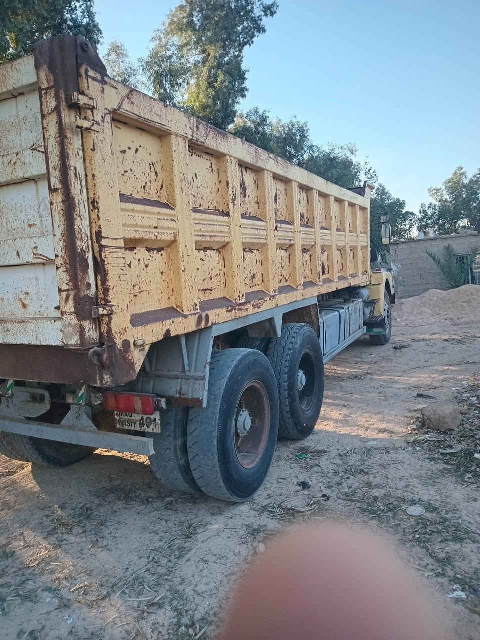 فالفو موديل ٨٠ بسمي سياره جاهزه مكينه كير مجموعه شاصي طويل مكفول *********** مكان بغداد جسر فرنسي
