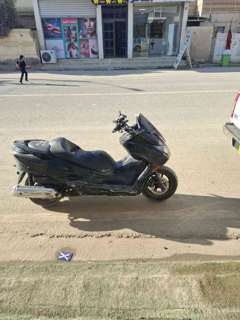 السلام عليكم فورزا 010 بصمه للبيع عميه. مكينتها تبخر وكفراتها شوف العين كهربائيات منفوضه نفض كله شغال شغاله قيمها  بليرضي الله واخذها. 
***********
