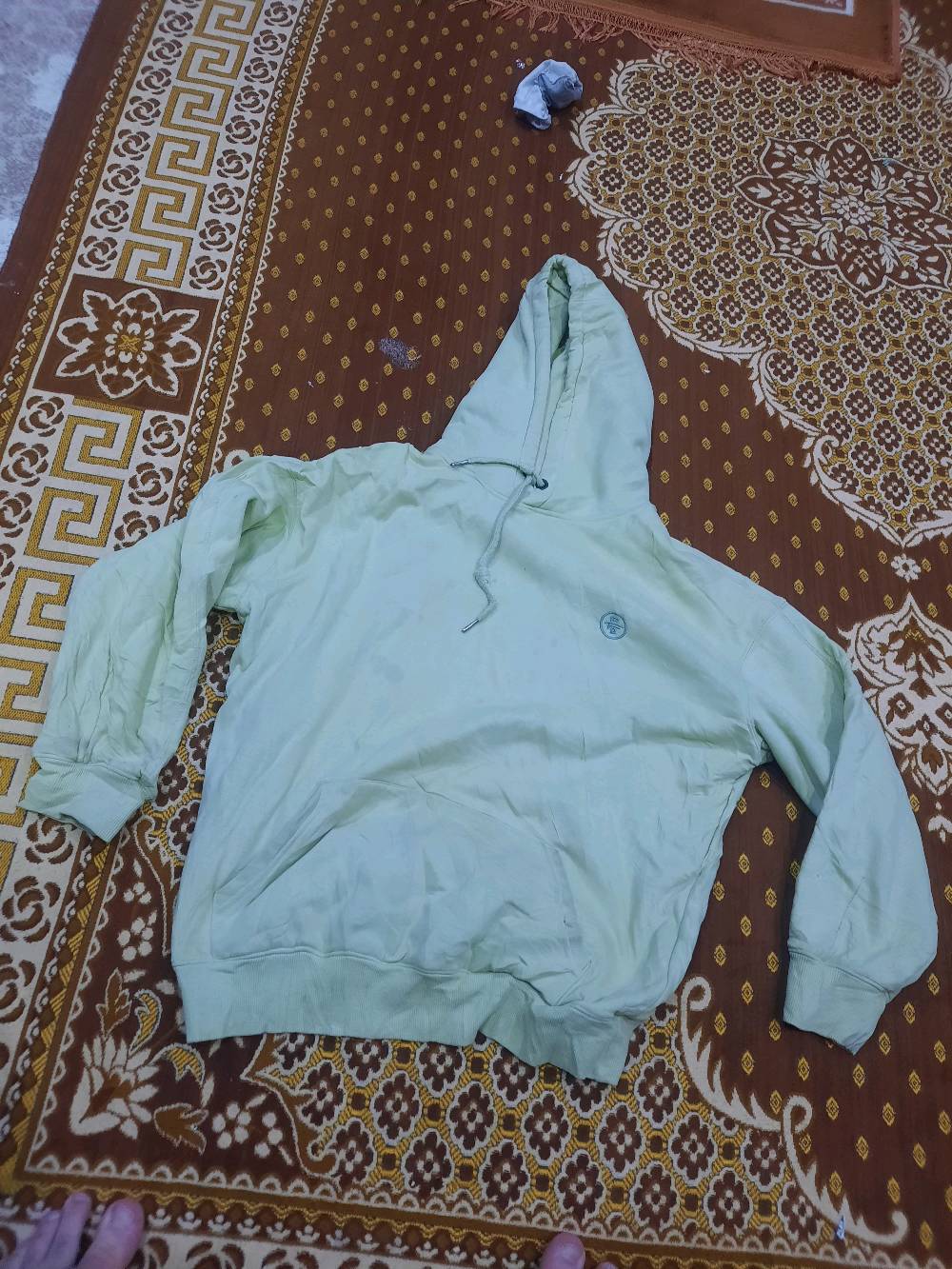 شليف هودي بالة مستعمل نظيف ٣٥ قطعة تقريبا 

