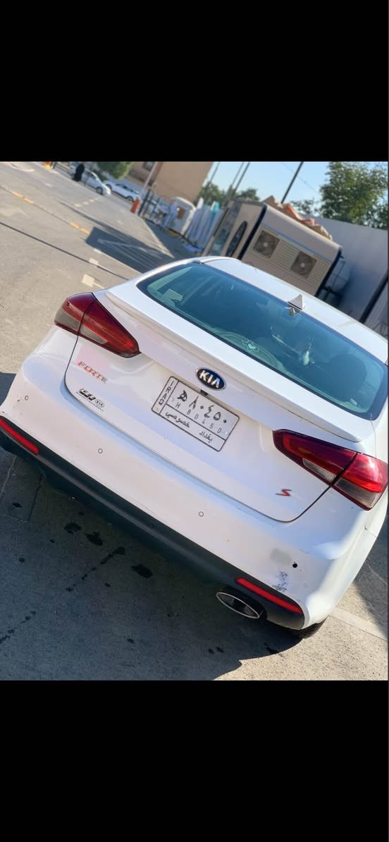 اسلام عليكم
كيا فورتي موديل 2017 وارد امريكي 🇺🇸ضرر خلفي قبغ صندوق مبدل وكاله . 
بجم الامامي كبس مكفول 
السونار بل خاص يجيك 
(( ابيع على الفحص وين يعجبك افحص 👍))
رقم بغداد الدولي باأسمي محرك 2000 دوش 
مواصفات
( تحكم ستيرن 
 كروز مثبت سرعه 
 كامره بلاديه
 شاشه كاربلي
 حساس اطارات 
 شاشة ظبط واعطال بل دشبول
منافذ / Usp / Aux / 12V
4 دسك / مانع انزلاق/ Abs
٣ وضعيات قياده ايكو اسبورت عادي 
 
السعر 125 ورقه 
مكان سياره بغداد حي العامل 
اتصال *********** موجود وتساب بغداد, العراق
