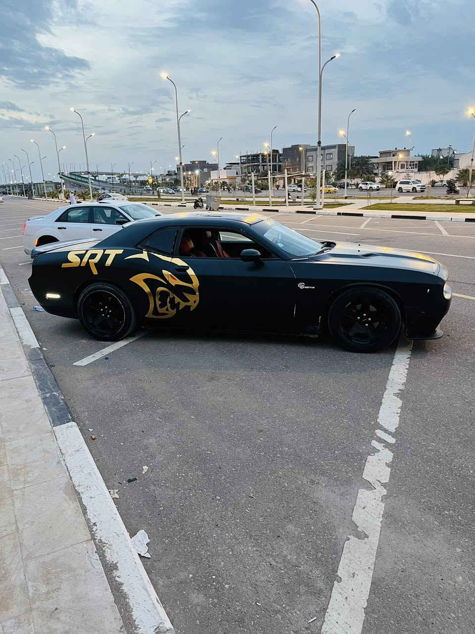 سلام عليكم للبيع جالنجر
جالنجرGT موديل2012 وارد كندي

صبغ عام مغلفه اسود طافي كلها

سنويه لل29  بسمي رقم نكليزي

هزه جديده

مكينه 3600 مكينه وكير شرط لفحص بلكارتون

حداده جديد كلها

تبريد تدفئه 

شاشه تاب توه شادها +كامره

 جهازمضخم صوت جبير جديدبلصندوك

ويل كب جديد صار سبوع من شديته هوه ولتايرات كلش جدد

غرفتها نضيفه

سياره مبرمجه طلق 

محدثه SRT دعاميات ودفيوزر ولحيه ودوس 

ادامه كامله على لمكينه من بلكات نوزلات فيتبم

فلاتر كله جديد سياره على ايدي مانقصها شي

سعر 90 وبيها مجال مكاني بصره حي رساله

***********

ليشوفها غاليه خل يعبر رجا رجا
