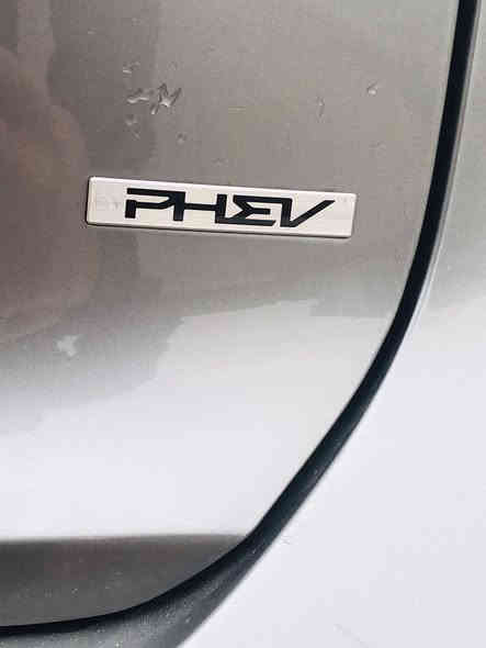 السلام عليكم للبيع فقط ..
كيا نيرو 2024 EX بلكن
هايبرد وبانزين وشحن
ماشيه 12الف
مواصفات EX
-گير ماوس
-اشارات ترحيب
-اشارات مرايا 
-رادار بالمرايا 
-شاحن لاسلكي 
- بصمة 
- جلد 
-شاشة كبيرة 
-  تدفئة كشن(امامي وخلفي)
- تحديد المسار
-بكلايت لد
-قطعتين تبريد 
 -كشنات جلد
-تدفئة ستيرن
-رادار امامي وجانبي  
🚨الضرر:  بدون صبغ..تعديل بارد في حافه  البونيد فقط الصور مرفقه بالمنشور
المكان :صلاح الدين ..الشرقاط ..الطوب
السعر ١٦٥ _*********** للاتصال
