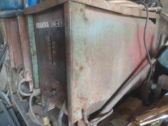 السلام عليكم غراض حداده للبيع كل قطعه وسعرها 
1: مكينة ياباني قدره ٣٠٠
2:مكينة ياباني قدره ٢٥٠ 
3:كراكر قدره ٢٤٠ عدد ٢ 
4:دريل تثقيب ثابت صيني 
5:كتر حديد ثري فيز 7.5احصان 
6: مكص بليت كامل هو وقاعده
الاتصال ***********
