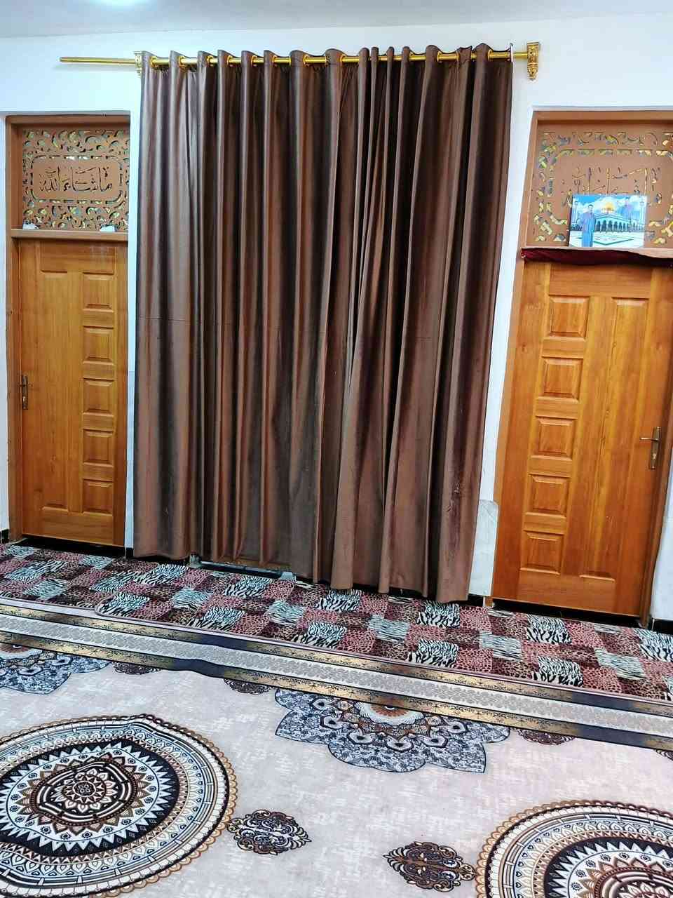 ياالله السلام عليكم بيت للبيع جبله حي المهندسين المساحه 210م كامل مباشر ع الطبليط يتكون من  غرفتين نوم ستقبال صاله مطبخ صحيات داخليه خارجيه بيت جاهز خير من الله والشراي بي خير ويدلل للاستفسار الاتصال علئ الرقم ***********
