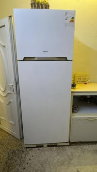 ثلاجه فيستل • مجمده كينورد ١٤ قدم • مستعمل قليل