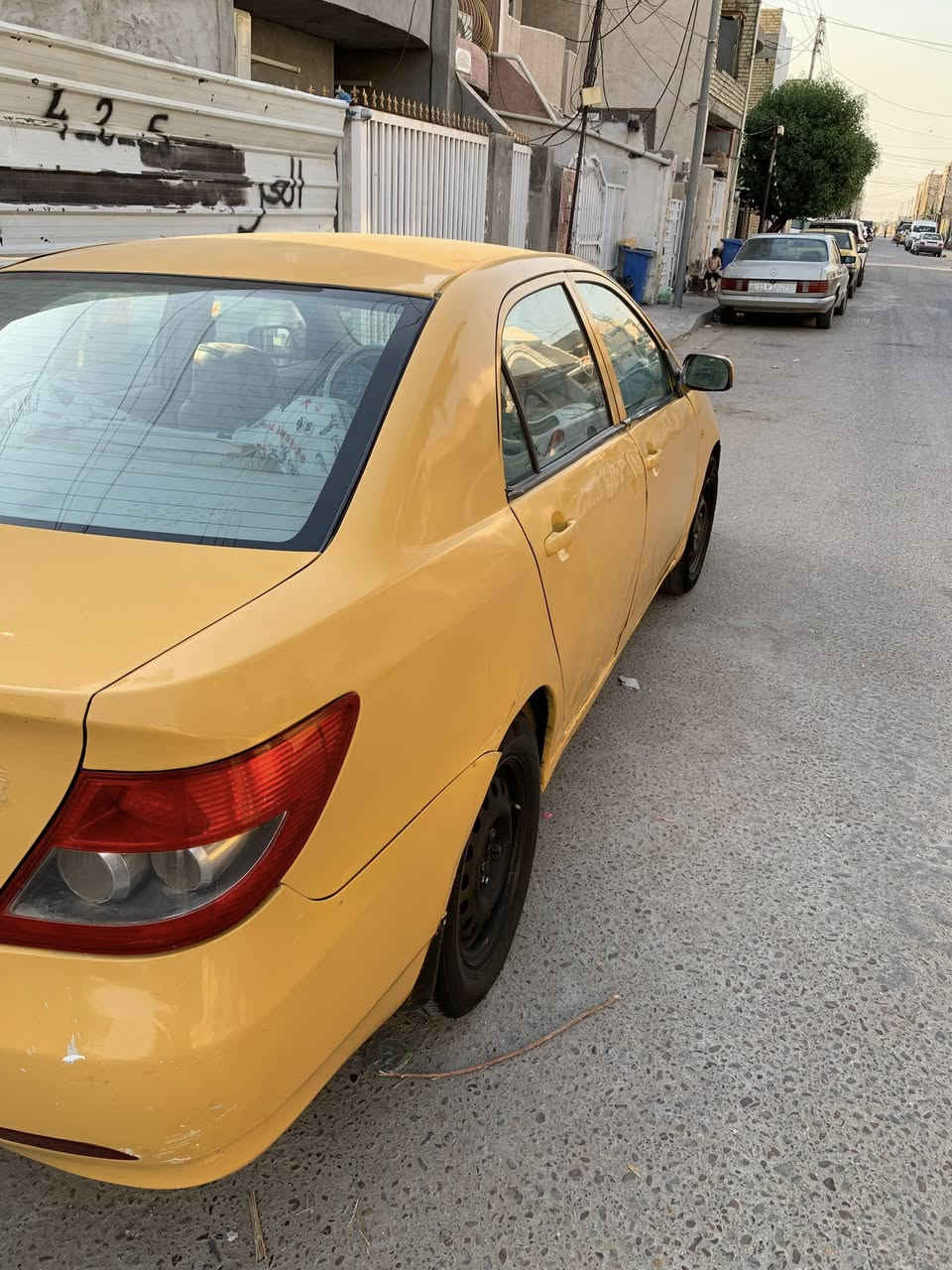 السلام عليكم خوان
سياره بي وأي دي 
موديل 2010
سياره حلوه او تاخدها ربع ماتصرف عليها كامله على آخر حبه 
كير عادي المرغوب 
سياره بسمي تحويل ثاني يوم 
مصفره رقم جديد نكليزي 
السعر 38 اوبيها مجال 
مكان بغداد الشعب الثعالبه 
***********
