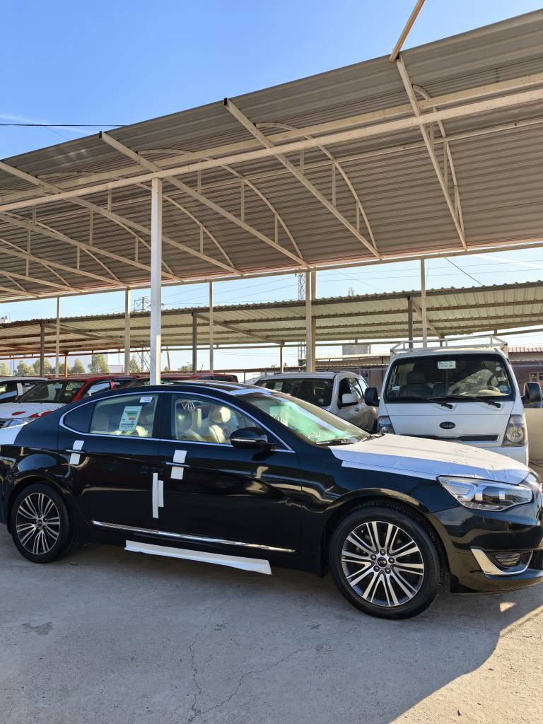 *********** واتساب

كيا كادينزا 2015 اسود
مواصفات  فول واحد على واحد
سنويه +رقم جديد 
بانوراما
بريك بصمه
مقاعد تخزين + تدفئة وا تبريد
خمس تحكمات ب مقعد سائق
وساده خلفيه تائتي تحكم ب تشغيل اغاني  مع تحكمات أخرى
سماعات infinity 
تسع ٩ سماعات
تحكم سرعه كروس كنترول 

سعر 14500$ و بيها مجال دهوك, العراق
