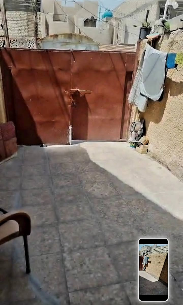 السلام عليكم بيت في الشعب الديوان بل قرب من شارع 25بيت طابو صرف بيت كامل مابيه نقص بيت طابق واحد اتصل ب هذا رقم / ***********
