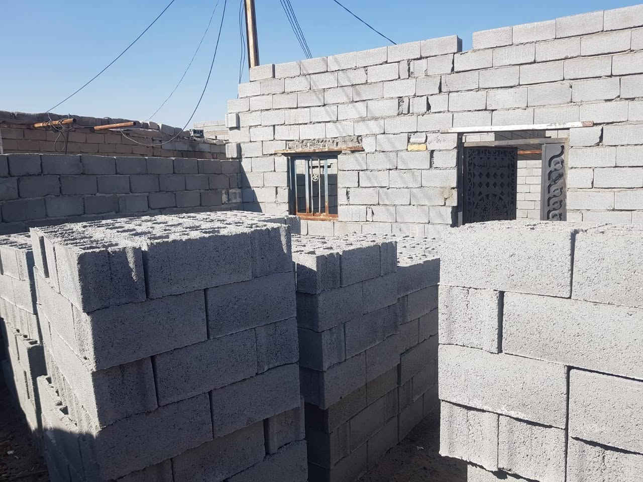 هيكل بسعر جدا مناسب ولموقع حلو حي الهادي المعامل الزبير زراعي المساحه 150 م  6 ملايين. ***********
