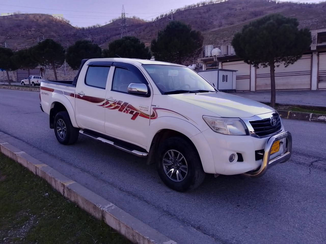 پیکاب مەرزیە مۆدێل 2013
ڕەقەم دهۆک
ڕەقەموو تەعویل بەشەرت
208هەزاری عەقیقی ڕۆیشتوە
ڕەقەموسەنەوی تا 2029 نوێیە
گێڕو مەکینەو ئەکسل دەبل ئەکسل بەشەرت
دەعامی بۆدەعامی بەشەرتە بێ سبۆخ بێ سارد
بێ شوختو چال تەنهایەک بست لەبن دەعامی پشتەوە ساردە 
هەرپێی وەدیارنیە
هەرچوار تای نوێی بیلادم تازەبۆبەساتیە سپێری دانەبەزیە
سەیارەکەلەسەروەعزی شەریکەیە
شوێن سۆران
***********
***********
