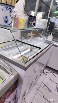للبيع  جامتهه الاصليه موجوده وحده فقط  والجامه الثانيه موجوده  اني مخل...
