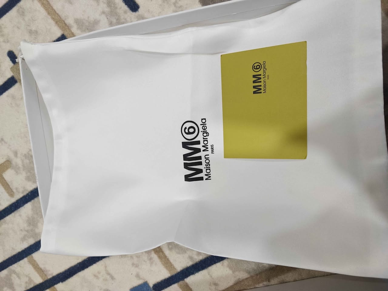 بەکارنەهاتووە تەنها کارتۆنی کراوەتەوە 
قیاس 41.5 بۆ  42
Mod S58W0109 حلبجة, السليمانية


**إذا كنت صاحب هذا الإعلان وتريد حذفه لأي سبب، رجاءا أرسل رسالة إلى الدعم الفني**